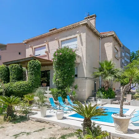 Seaside Luxury With A Swimming Pool - 23559 Вилла Сплит