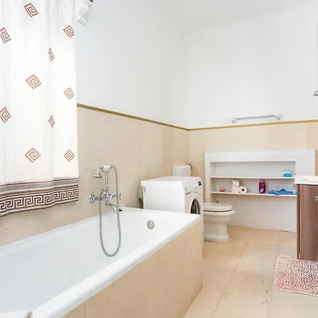 Seaside Luxury With A Swimming Pool - 23559 Вилла