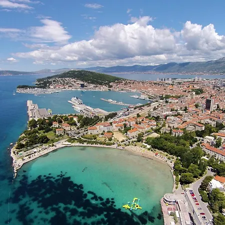 Seaside Luxury With A Swimming Pool - 23559 ヴィラ スプリト